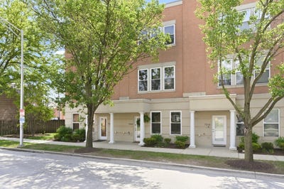 /international/us/7308-circle-avenue-forest-park-il-110107870888/