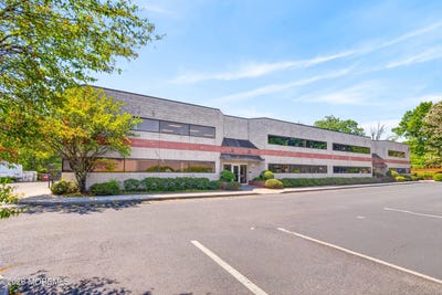 /international/us/2-meridian-road-eatontown-nj-110108208172/