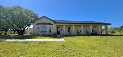 /international/us/124-county-road-118-llano-tx-110119335064/