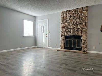 /international/us/933-b-w-atkins-ave-ridgecrest-ca-110102308343/