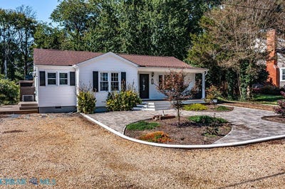 /international/us/32-2nd-avenue-kilmarnock-va-110120654359/