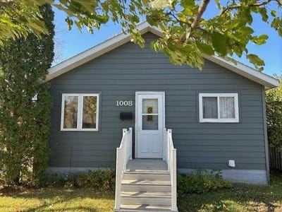 /international/us/1008-main-street-bottineau-nd-110103375906/