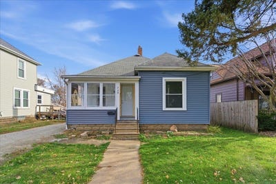/international/us/739-w-11th-street-waterloo-ia-110103652222/
