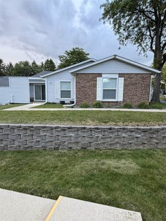 /international/us/620-woodbridge-2-lane-freeport-il-110108908680/