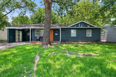 /international/us/555-w-main-street-lancaster-tx-110109032689/