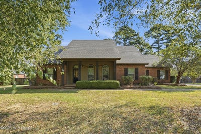 /international/us/212-deerfield-club-drive-canton-ms-110119956798/