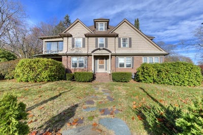 /international/us/24-hadwen-road-worcester-ma-110103593619/
