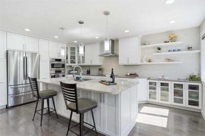 /international/us/2688-lake-court-drive-mounds-view-mn-110108019454/