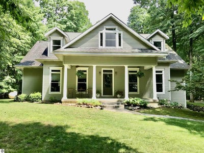 /international/us/2233-amber-lane-mt-pleasant-mi-110100810896/