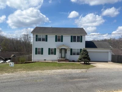 /international/us/115-albany-lane-mt-hope-wv-110104149296/