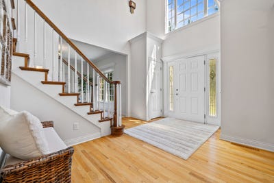 /international/us/14591-wildwood-drive-clive-ia-110108378136/