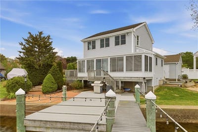 /international/us/507-county-road-barrington-ri-110107895307/