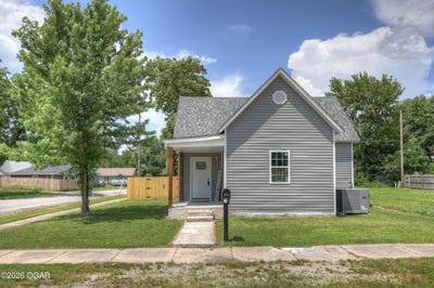 /international/us/122-w-wilson-street-carterville-mo-110108342577/