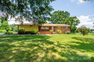 /international/us/615-bell-farm-road-statesville-nc-110100632951/