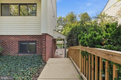 /international/us/2107-old-landing-way-woodbridge-va-110120580248/