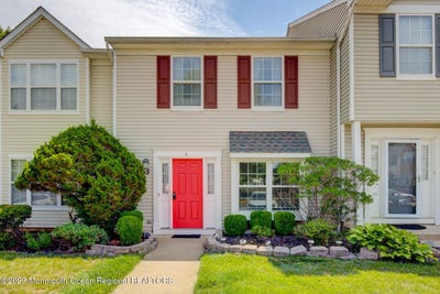 /international/us/16-gloucester-court-freehold-nj-110108238172/