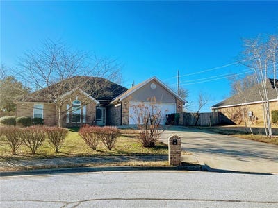 /international/us/2905-essex-place-springdale-ar-110107983534/