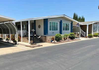 /international/us/24701-raymond-way-lake-forest-ca-110108798853/