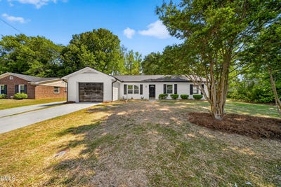 /international/us/137-grange-street-rocky-mount-nc-110108408705/