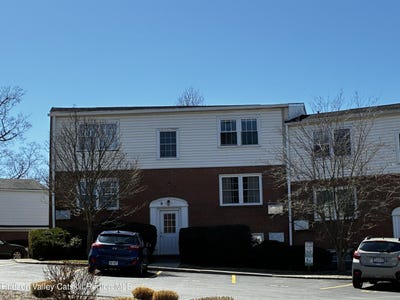 /international/us/9-huguenot-street-new-paltz-ny-110106766347/