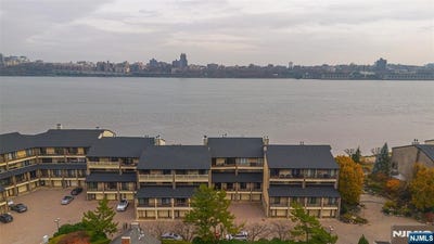 /international/us/1225-river-road-edgewater-nj-110103755063/