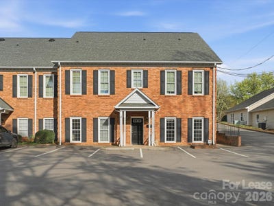 /international/us/825-majestic-court-gastonia-nc-110106498185/
