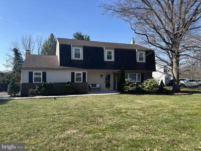 /international/us/28-w-hillcrest-ave-chalfont-pa-110106786973/