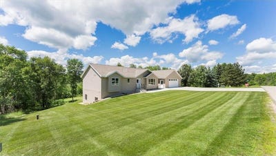 /international/us/9032-breezy-circle-nw-alexandria-mn-110097810141/
