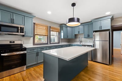 /international/us/46-revere-st-everett-ma-110119440438/
