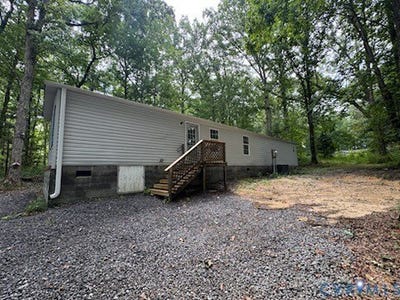 /international/us/27413-flank-road-north-dinwiddie-va-110108976301/