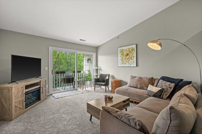 /international/us/s77w19405-lakewood-dr-muskego-wi-110108533370/