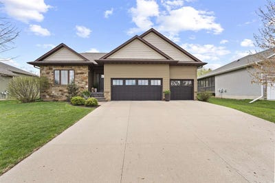 /international/us/2982-high-bluff-dr-coralville-ia-110098962010/