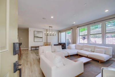 /international/us/2304-trevi-cir-chula-vista-ca-110098032240/