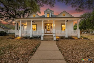 /international/us/604-saint-michael-street-gonzales-tx-110107086901/