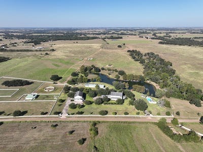 /international/us/10777-mazoch-road-weimar-tx-110102582941/