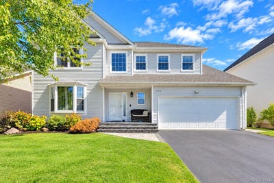 /international/us/184-cranberry-court-melville-ny-110120134539/