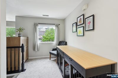 /international/us/23-bourne-circle-hamburg-nj-110099512523/