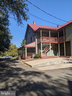 /international/us/9014-sudley-road-manassas-va-110107653986/