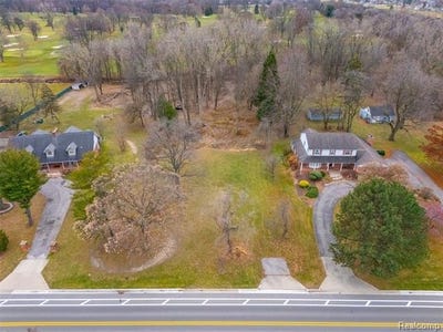 /international/us/13000-plumbrook-road-sterling-heights-mi-110106732118/