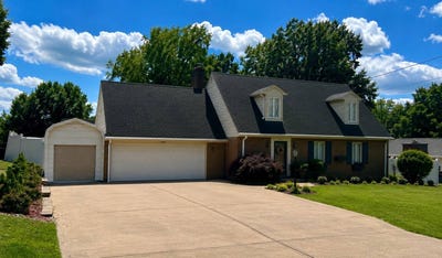 /international/us/602-grandview-dr-spencer-wv-110109139649/