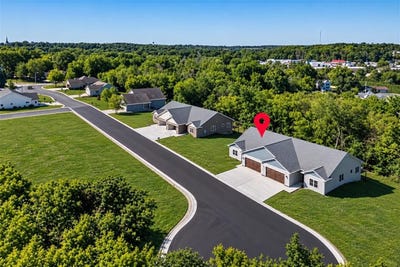 /international/us/754-kensington-drive-ripon-wi-110102376922/