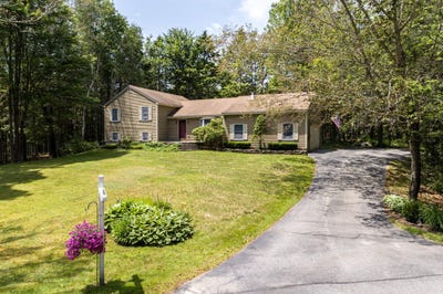 /international/us/9-kennebec-circle-bath-me-110100337606/