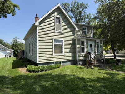 /international/us/828-9th-ave-sibley-ia-110101113319/