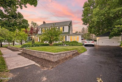 /international/us/1355-union-street-schenectady-ny-110108931629/