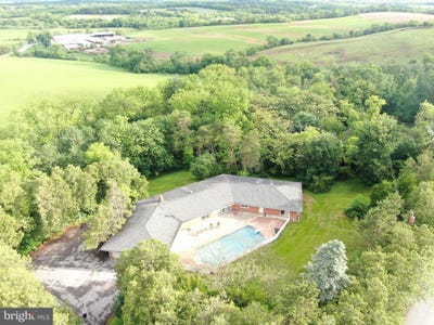 /international/us/25-sheffield-drive-chambersburg-pa-110099695316/