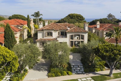 /international/us/10-pelican-point-newport-coast-ca-110107955336/