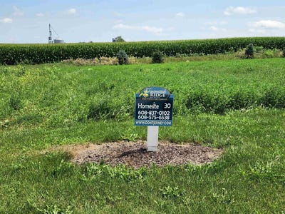 /international/us/819-capitol-drive-lot-30-dane-wi-110106379397/