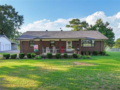 /international/us/1249-cr-3360-clarksville-ar-110108479073/