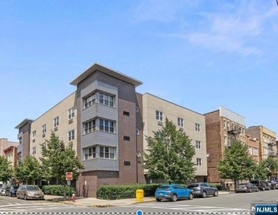 /international/us/5501-hudson-avenue-west-new-york-nj-110107006180/