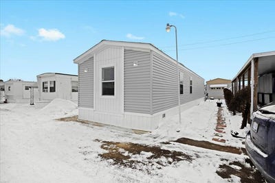/international/us/22600-middlebelt-road-farmington-hills-mi-110105632883/